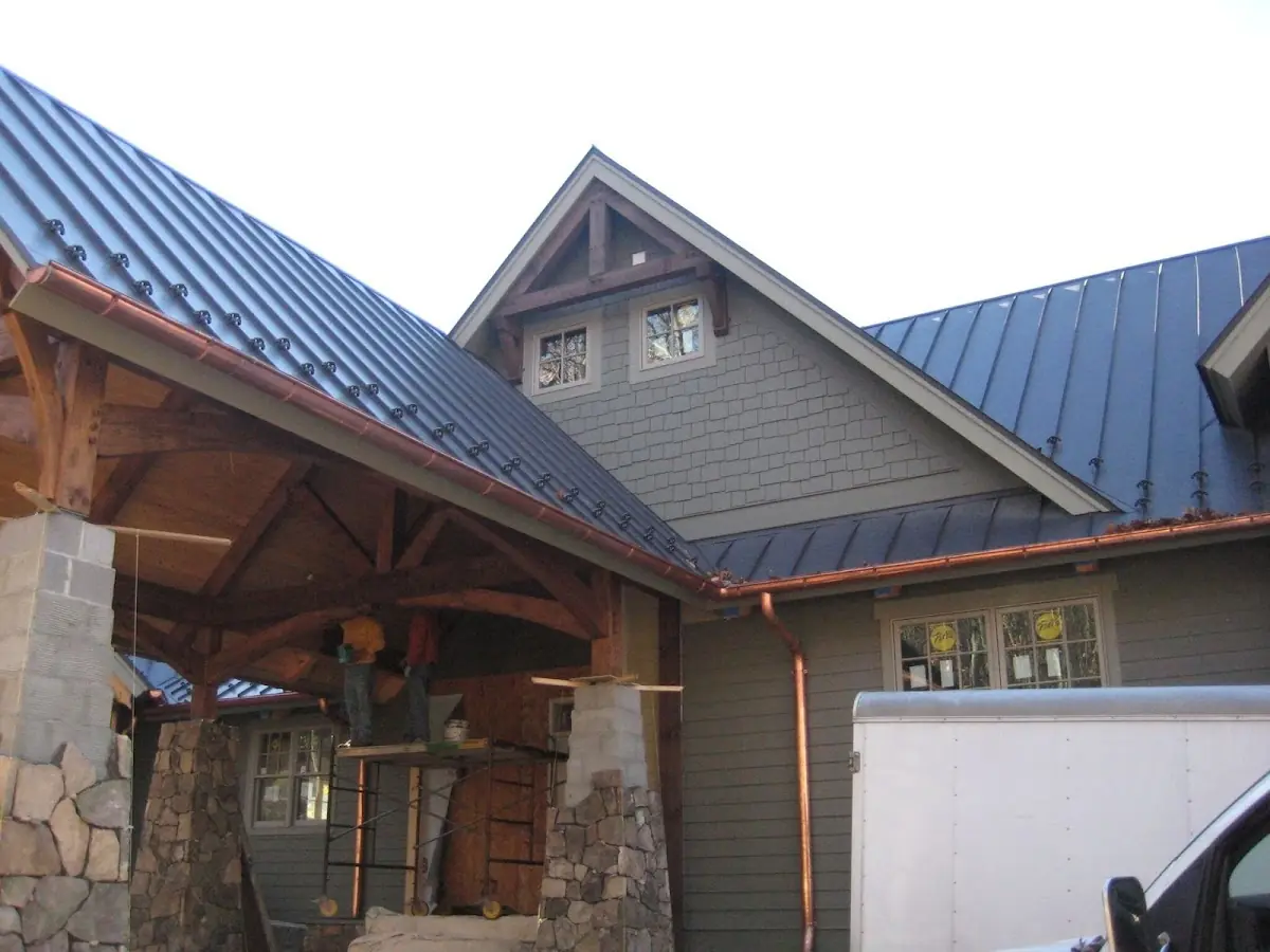 Craftsman Roofing team delivering quality roofing work in Comical Corners